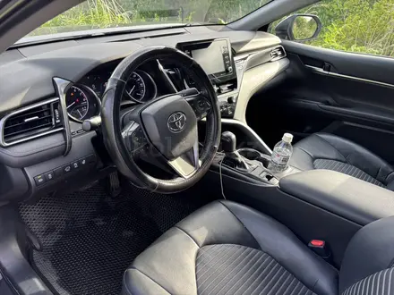 Toyota Camry 2021 года за 11 200 000 тг. в Алматы – фото 8