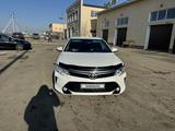 Toyota Camry 2015 года за 9 800 000 тг. в Атырау