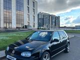 Volkswagen Golf 2002 года за 2 800 000 тг. в Астана – фото 2