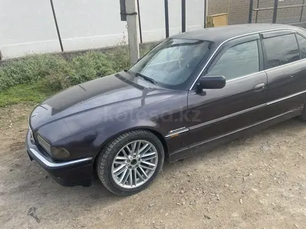 BMW 735 1995 года за 2 600 000 тг. в Абай (Келесский р-н) – фото 2