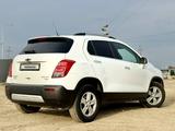 Chevrolet Tracker 2015 годаfor6 100 000 тг. в Атырау – фото 2