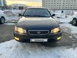 Toyota Camry 2001 годаүшін3 700 000 тг. в Усть-Каменогорск