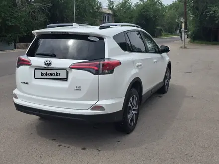 Toyota RAV4 2017 года за 10 900 000 тг. в Алматы – фото 3