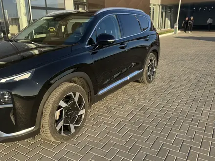 Hyundai Santa Fe 2023 года за 16 800 000 тг. в Караганда – фото 4