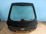 Крышка багажника на Toyota Avensis 2003-2009 хечбек за 50 000 тг. в Алматы – фото 2