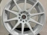 0051 R18 8, 5J 5x105/5x114, 3 ET40 67, 1 white за 340 000 тг. в Алматы