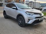 Toyota RAV4 2016 года за 11 900 000 тг. в Астана