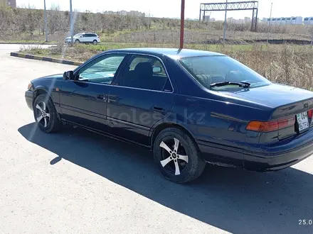 Toyota Camry 1997 года за 2 500 000 тг. в Усть-Каменогорск – фото 2