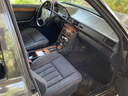 Mercedes-Benz E 280 1993 года за 2 200 000 тг. в Шымкент – фото 3