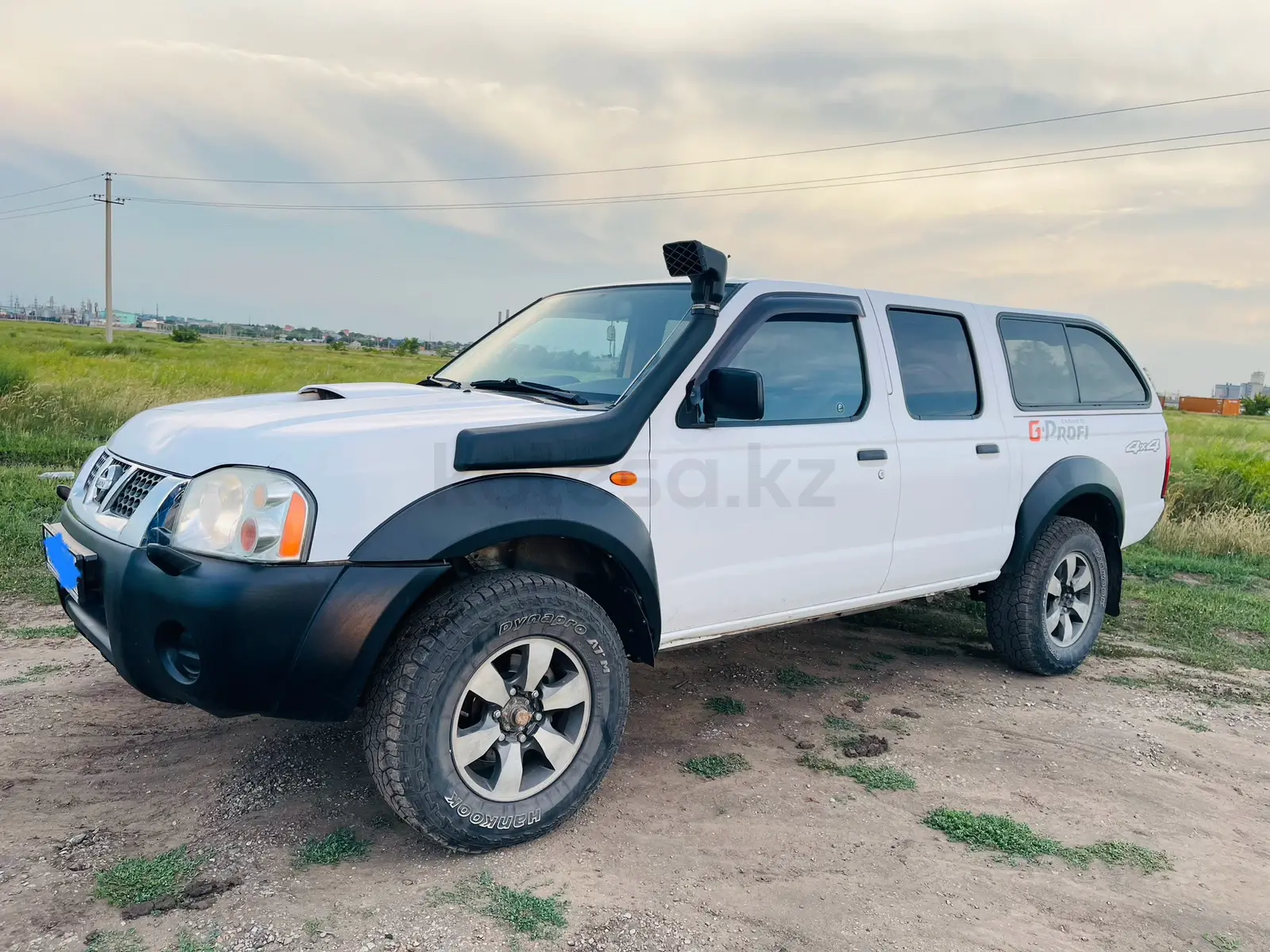 Nissan NP300, 2011
