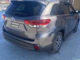 Toyota Highlander 2017 года за 10 500 000 тг. в Атырау – фото 4