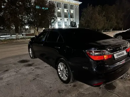 Toyota Camry 2015 года за 10 500 000 тг. в Тараз – фото 4