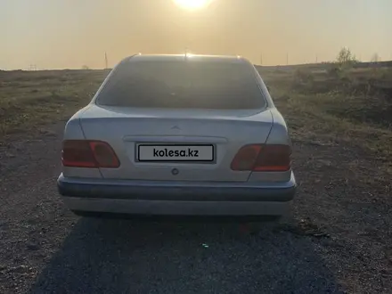 Mercedes-Benz E 200 1995 года за 3 000 000 тг. в Астана – фото 12