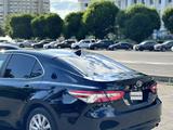 Toyota Camry 2018 года за 8 250 000 тг. в Алматы – фото 3