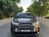 Toyota Highlander 2019 года за 13 900 000 тг. в Шымкент