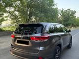Toyota Highlander 2019 года за 13 900 000 тг. в Шымкент – фото 3