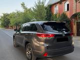 Toyota Highlander 2019 года за 13 900 000 тг. в Шымкент – фото 2