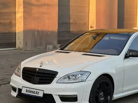 Mercedes-Benz S 500 2007 года за 8 000 000 тг. в Атырау – фото 9