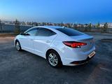Hyundai Elantra 2020 года за 7 000 000 тг. в Актобе – фото 2