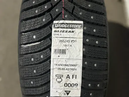 255/45-20. BRIDGESTONE за 117 000 тг. в Алматы