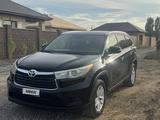 Toyota Highlander 2015 года за 10 000 000 тг. в Актобе – фото 2
