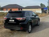 Toyota Highlander 2015 года за 10 000 000 тг. в Актобе – фото 3