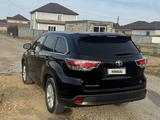 Toyota Highlander 2015 года за 10 000 000 тг. в Актобе – фото 4