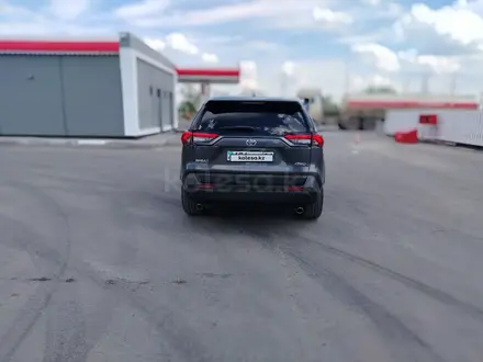 Toyota RAV4 2022 года за 16 400 000 тг. в Актобе – фото 4