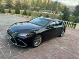 Lexus ES 350 2022 года за 30 000 000 тг. в Алматы