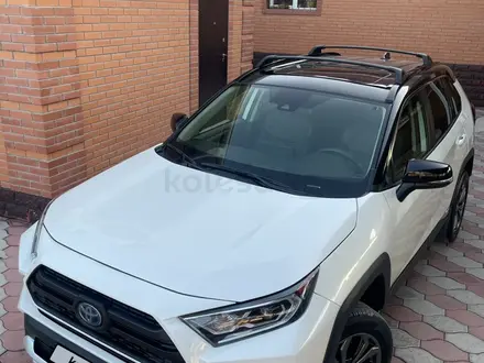 Toyota RAV4 2022 года за 16 500 000 тг. в Алматы – фото 2