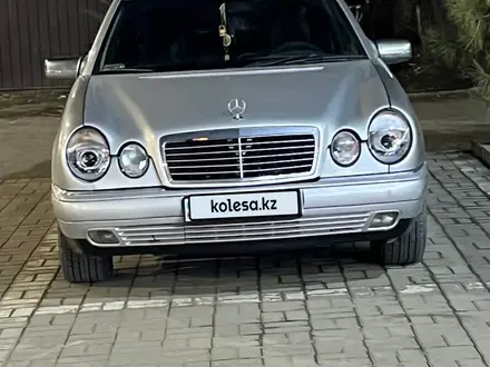 Mercedes-Benz E 280 1998 года за 1 800 000 тг. в Алматы