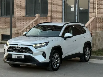 Toyota RAV4 2023 года за 18 500 000 тг. в Шымкент