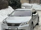 Toyota Camry 2014 года за 10 400 000 тг. в Алматы – фото 2