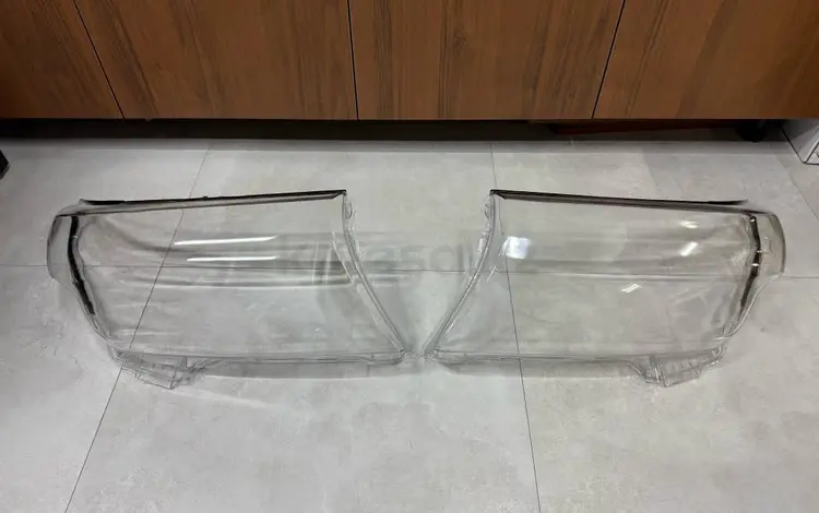 Стекло фары Land Cruiser 200 2012 - 2015 за 25 000 тг. в Семей