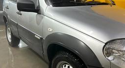 Chevrolet Niva 2013 года за 2 600 000 тг. в Уральск – фото 2