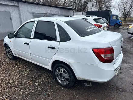 ВАЗ (Lada) Granta 2190 2013 года за 1 400 000 тг. в Абай (Абайский р-н) – фото 3