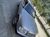 Mercedes-Benz E 260 1992 годаүшін1 800 000 тг. в Семей – фото 3