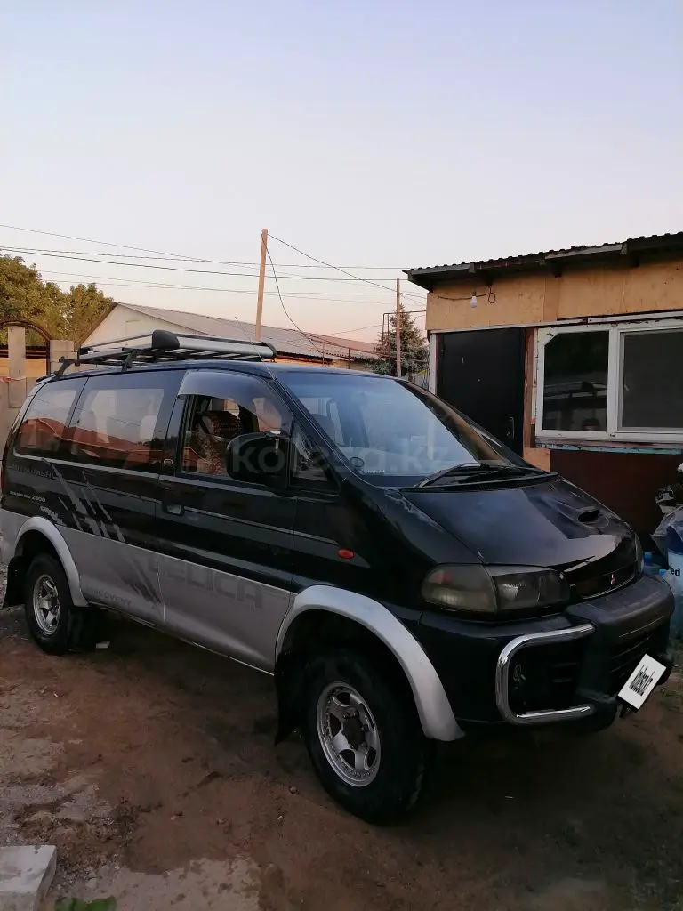 Mitsubishi Delica, 1994