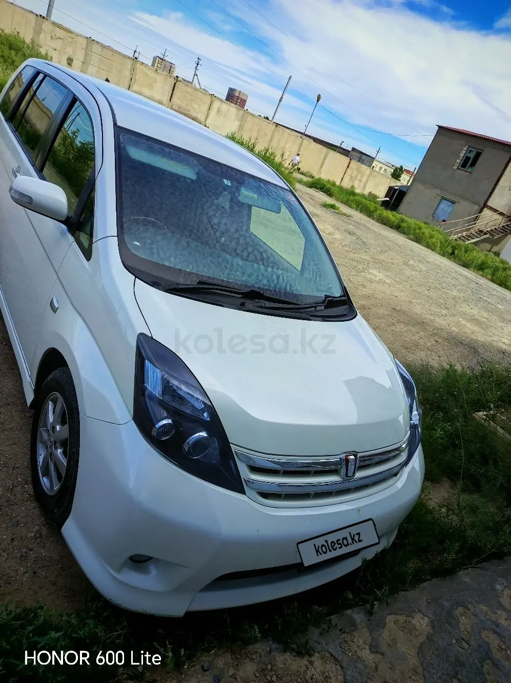 Toyota ISis, 2011