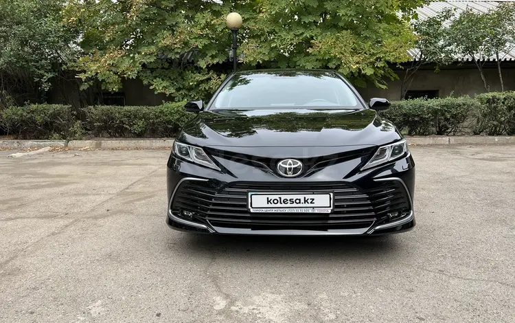 Toyota Camry 2021 года за 15 000 000 тг. в Алматы
