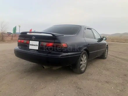 Toyota Camry 1997 года за 3 500 000 тг. в Алматы – фото 2