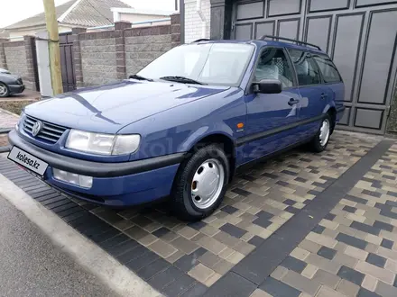 Volkswagen Passat 1993 года за 2 750 000 тг. в Шымкент – фото 36