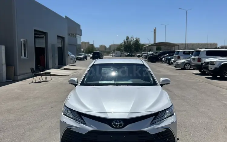 Toyota Camry 2023 года за 21 500 000 тг. в Актау