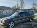 Mercedes-Benz E 220 1993 года за 2 300 000 тг. в Тараз – фото 3