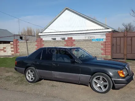 Mercedes-Benz E 220 1993 года за 2 300 000 тг. в Тараз – фото 6