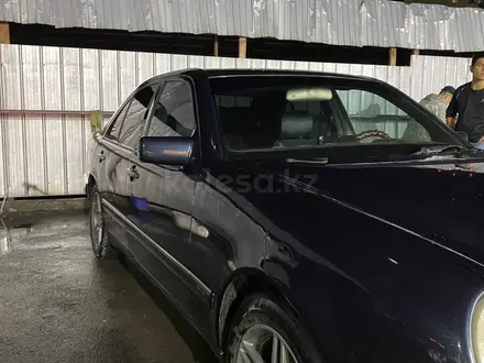 Mercedes-Benz E 230 1997 года за 1 900 000 тг. в Алматы – фото 19