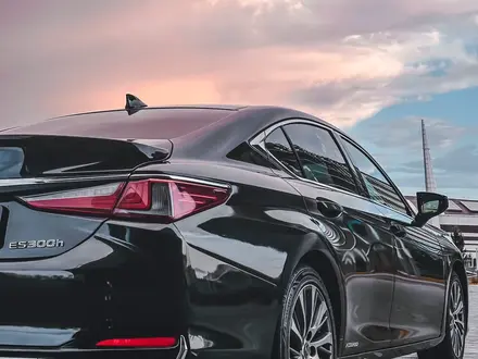 Lexus ES 300h 2019 года за 20 000 000 тг. в Астана – фото 7