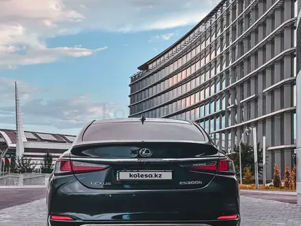 Lexus ES 300h 2019 годаүшін20 000 000 тг. в Астана – фото 6