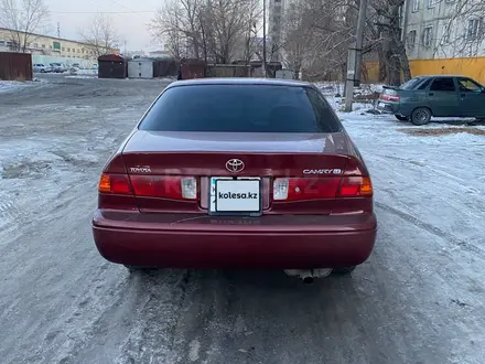 Toyota Camry 2001 года за 3 500 000 тг. в Семей – фото 15