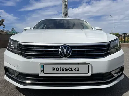 Volkswagen Passat 2018 года за 10 200 000 тг. в Астана – фото 14